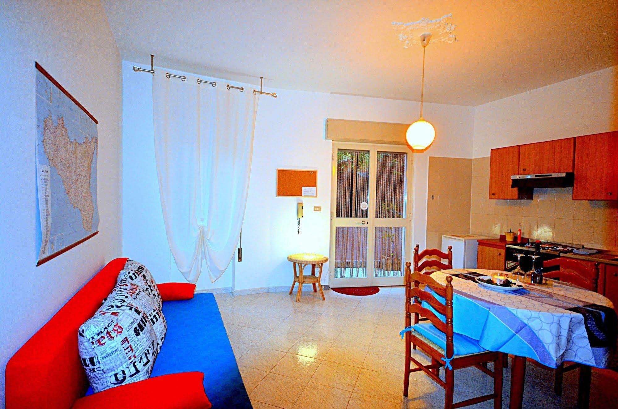 Naxos Sea Holiday Apartments Giardini-Naxos Zewnętrze zdjęcie